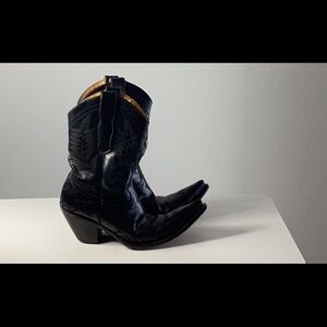 Vintage women’s old gringo cowboy boots